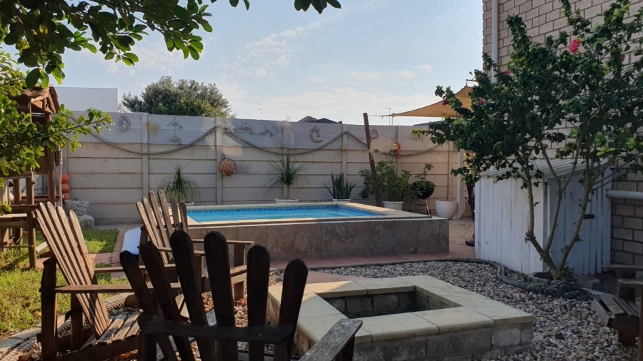 5 Bedroom Property for Sale in Britannia Bay Western Cape